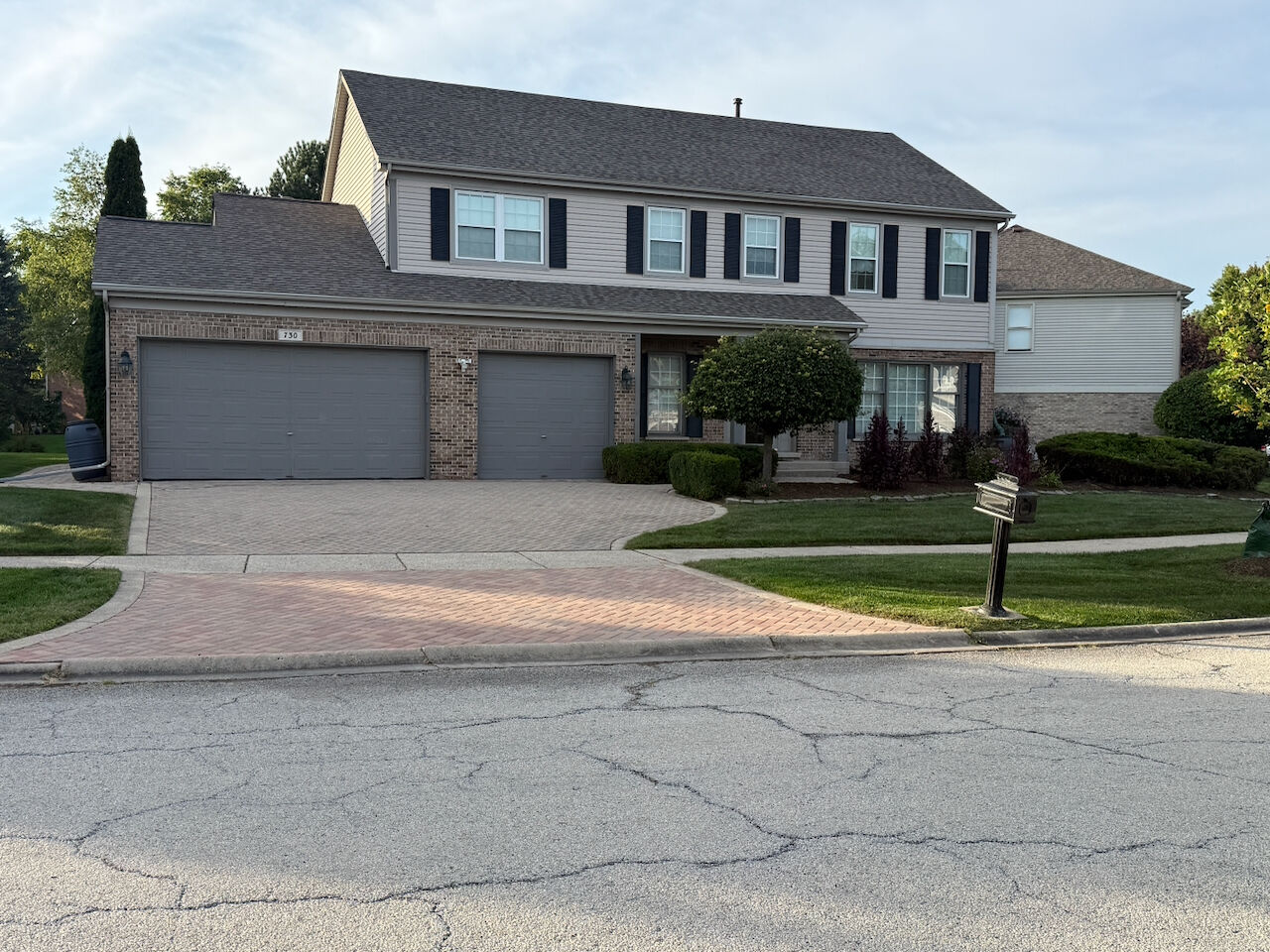 Property Photo: 730 Castlerea Lane IL 60016