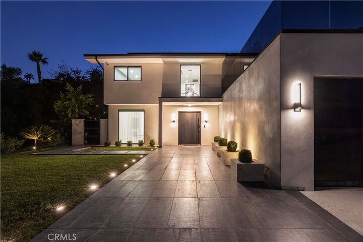 Property Photo: 2125 Ashington Drive CA 91206