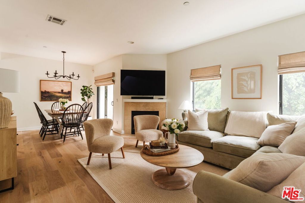 Property Photo:  14322 Dickens Street 4  CA 91423 