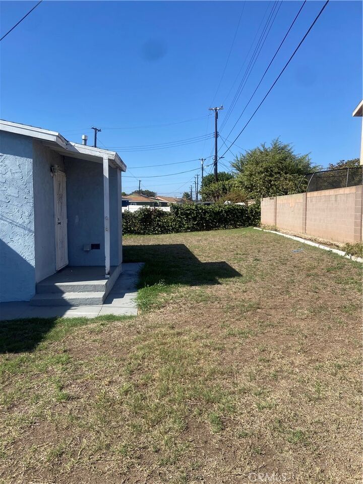 Property Photo:  335 E 158th  CA 90248 