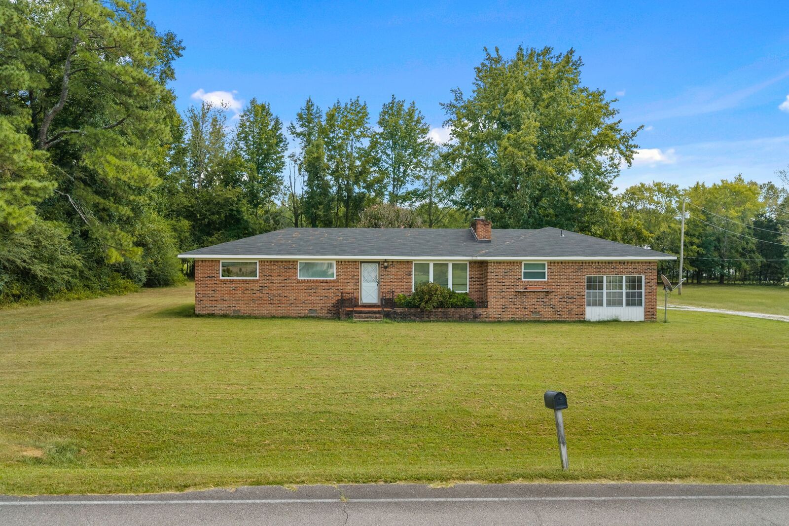 Property Photo:  2000 County Road 259  AL 35633 