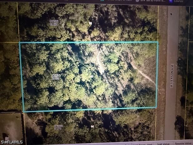 Property Photo: 1305 Jefferson Avenue FL 33972