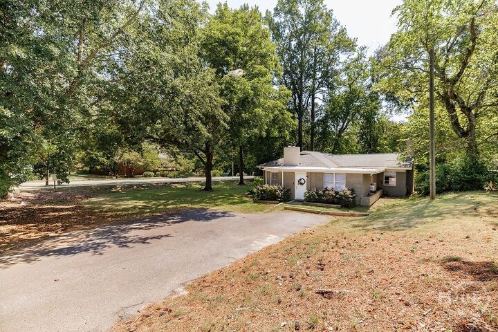 Property Photo:  1620 S Milledge Avenue  GA 30605 