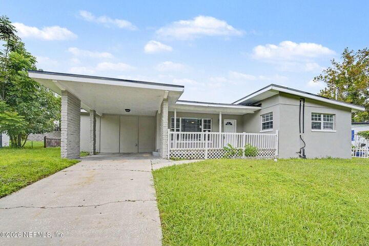 Property Photo:  8061 Delaroche Drive  FL 32210 