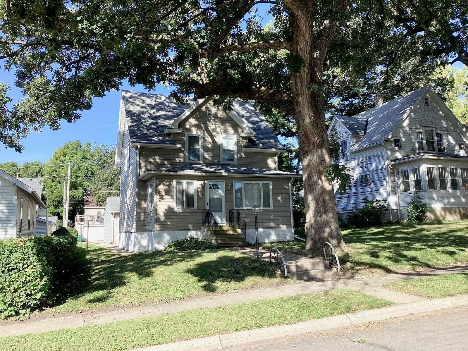 Property Photo:  709 Minnesota Avenue  MN 56007 