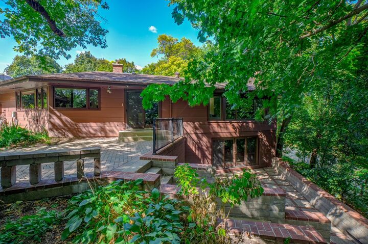 Property Photo:  690 Linwood Avenue  MN 55105 