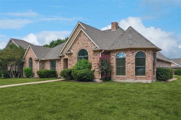 Property Photo:  115 Indian Hills Drive  TX 75165 