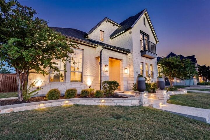 Property Photo:  4102 Parkview Boulevard  TX 75009 
