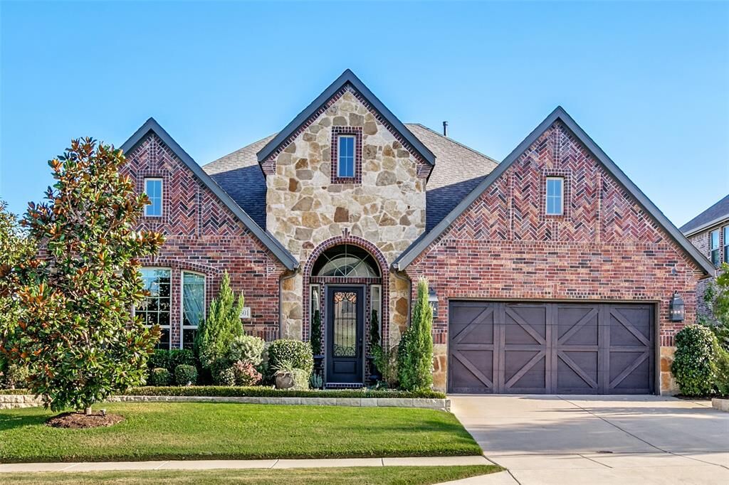 Property Photo: 10301 Morada Road TX 76126