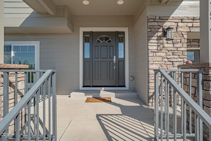 Property Photo: 2454 Herrington Way OR 97504