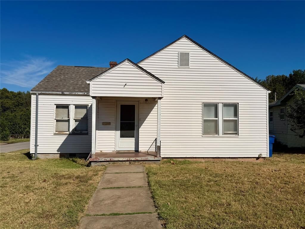 Property Photo:  1701 S 16th Street  OK 73018 