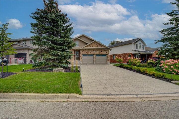 Property Photo: 574 Clipper Drive ON N2K 4B4