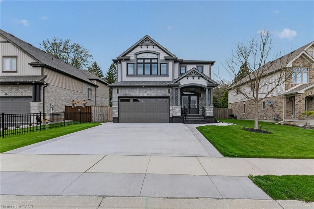 Property Photo:  249 Woodway Trail  ON N3Y 0C7 