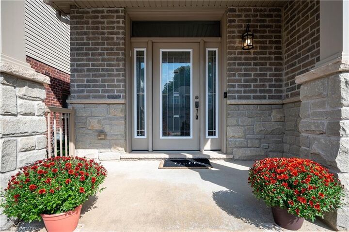 Property Photo:  299 Moorlands Crescent  ON N2P 0C4 