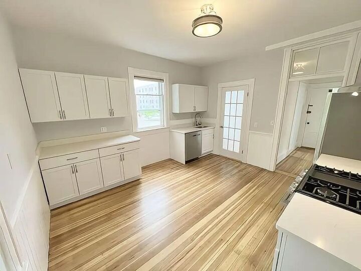 Property Photo: 98 Boylston St 3 MA 02445