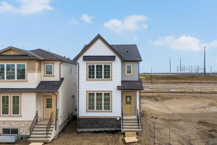 Property Photo: 55 Hotchkiss Way SE AB T3S 0V1