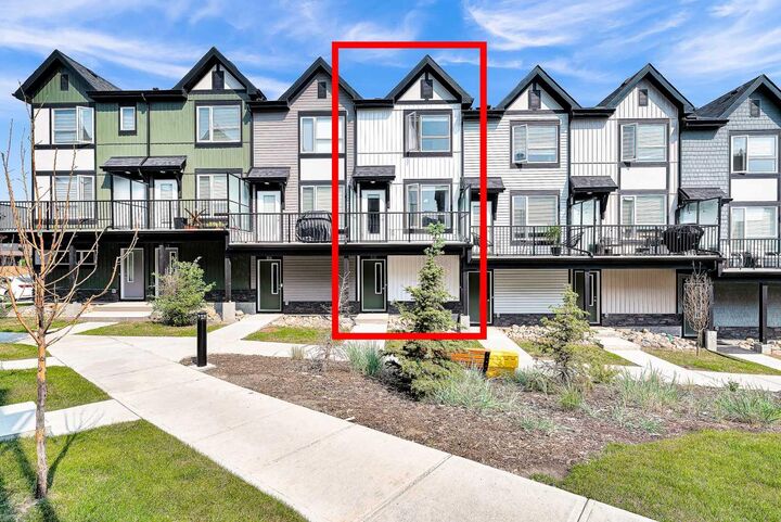 Property Photo:  16 Evanscrest Park NW  AB T3P 1R3 