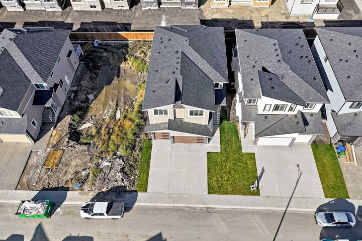 Property Photo:  510 Waterford Rise  AB T1X 2T7 