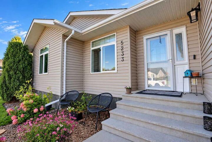 Property Photo: 5233 64 Street AB T9X 1X5