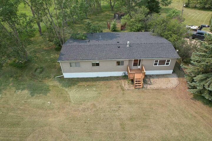 Property Photo: 28159 Township Road 300 Township AB T0M 0N0