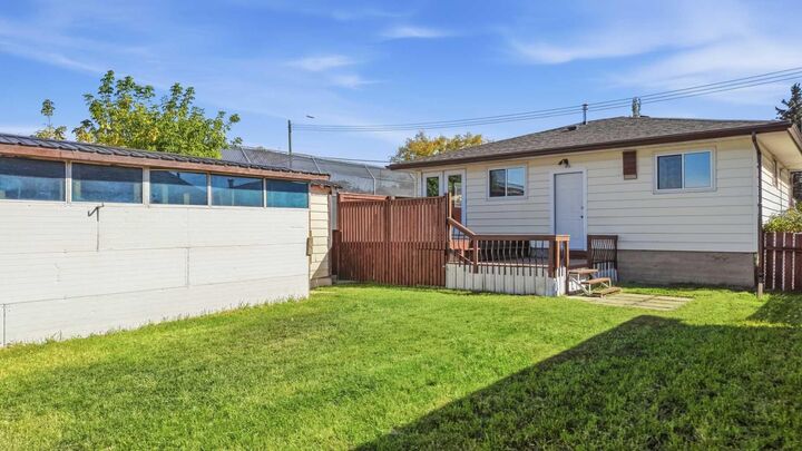 Property Photo:  4608 Broadway Avenue  AB T0M 0J0 