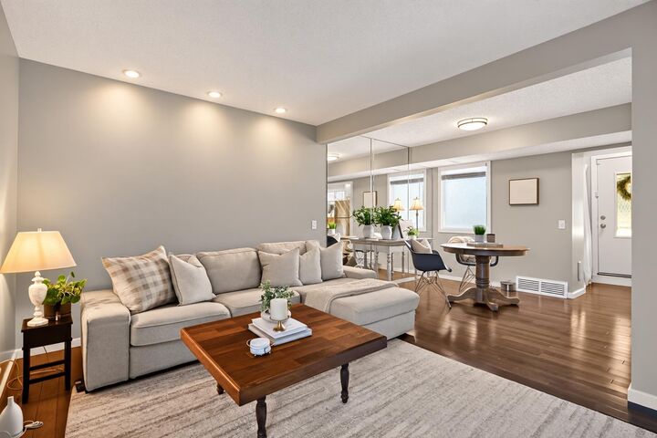 Property Photo:  2520 Palliser Drive SW 1611  AB T2V 4S9 