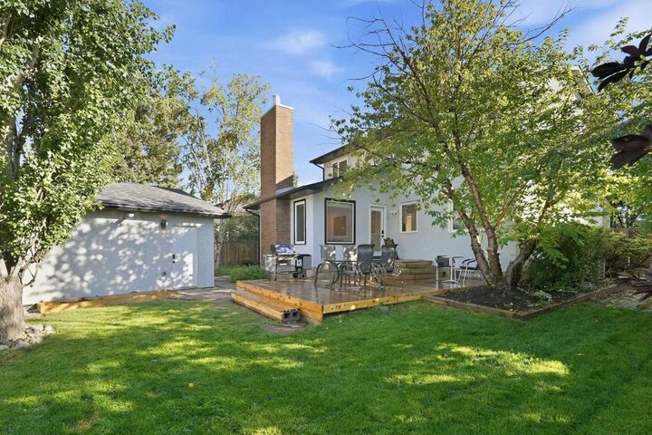 Property Photo:  44 Cedarwood Bay SW  AB T2W 3H7 