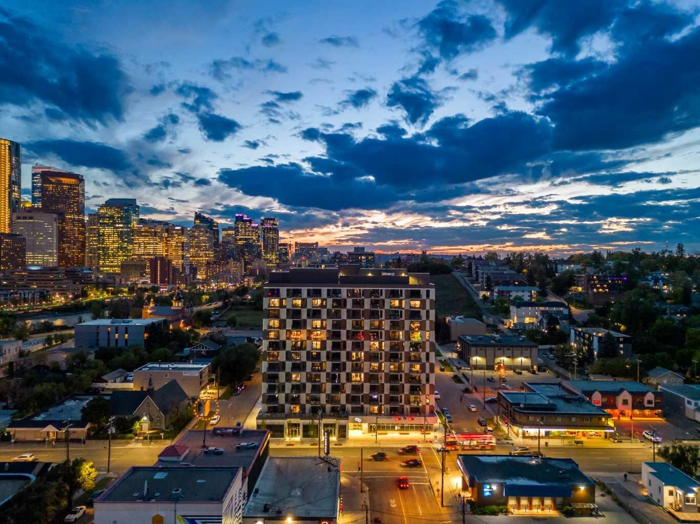 Property Photo:  123 4 Street NE 1208  AB T2E 8K3 