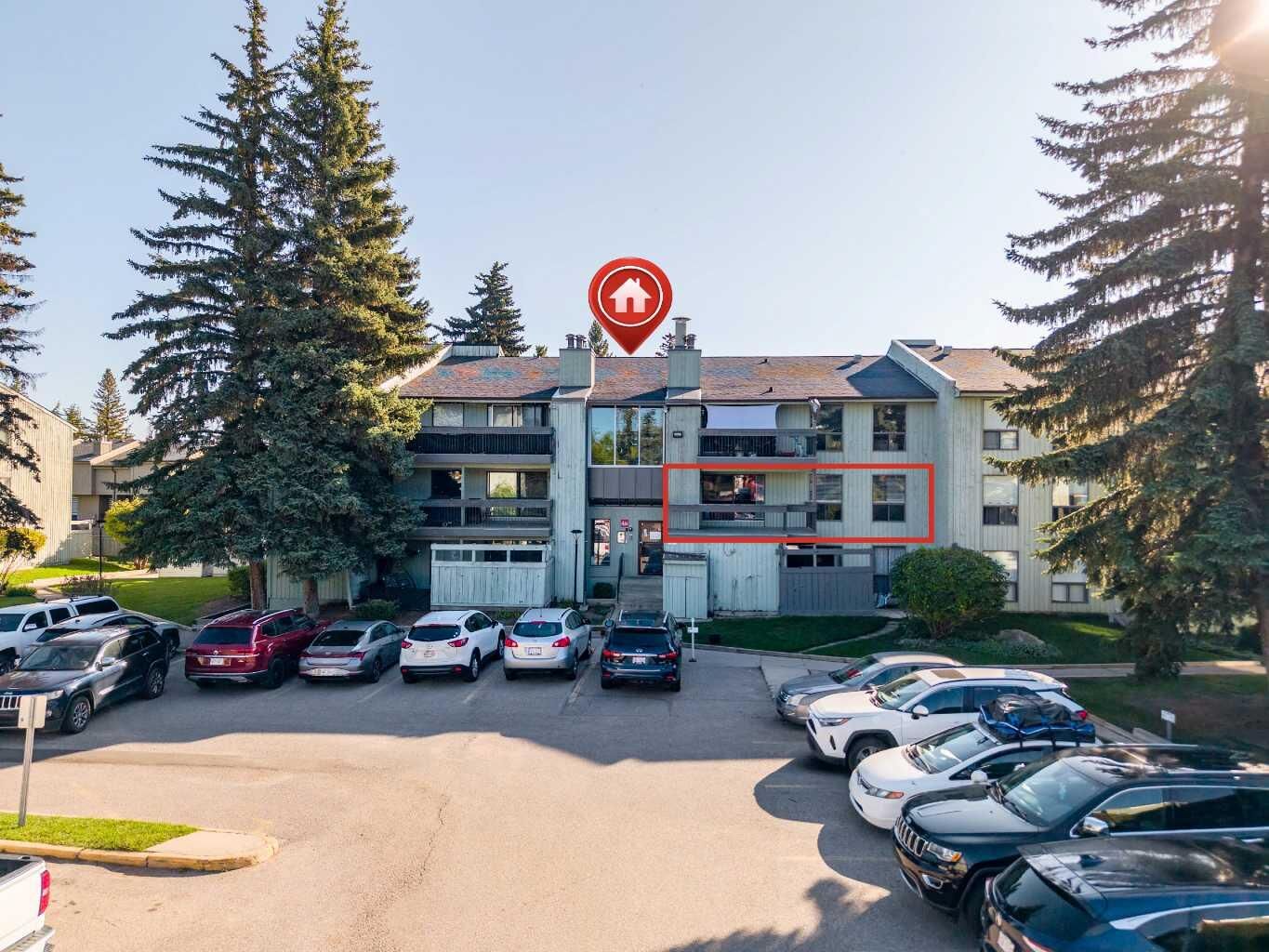 Property Photo:  10120 Brookpark Boulevard SW 425  AB T2W 3G3 