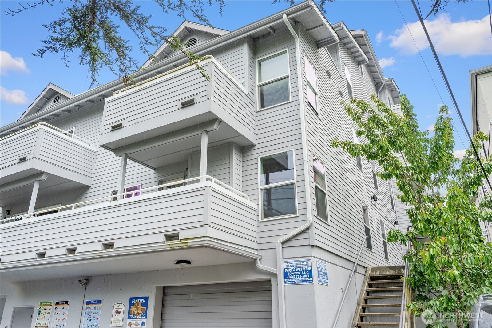 Property Photo:  3435  California Avenue SW 103  WA 98116 