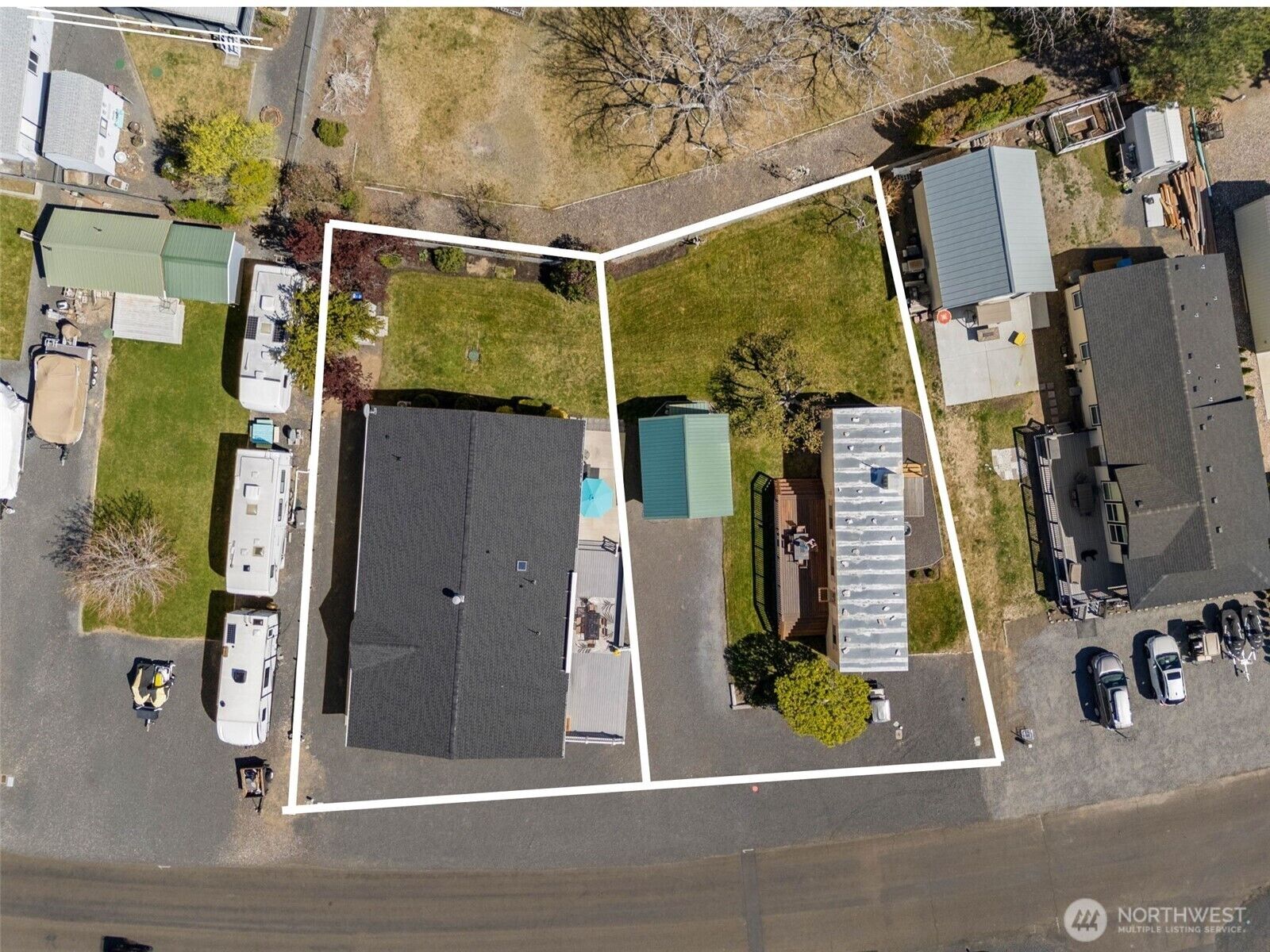 Property Photo: 905 /919 Hunter Avenue SW WA 98848