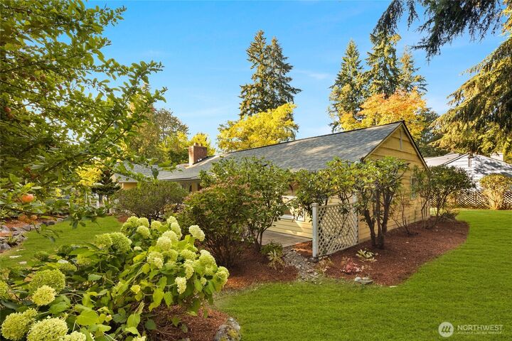 Property Photo:  2108 NE 165th Street  WA 98155 