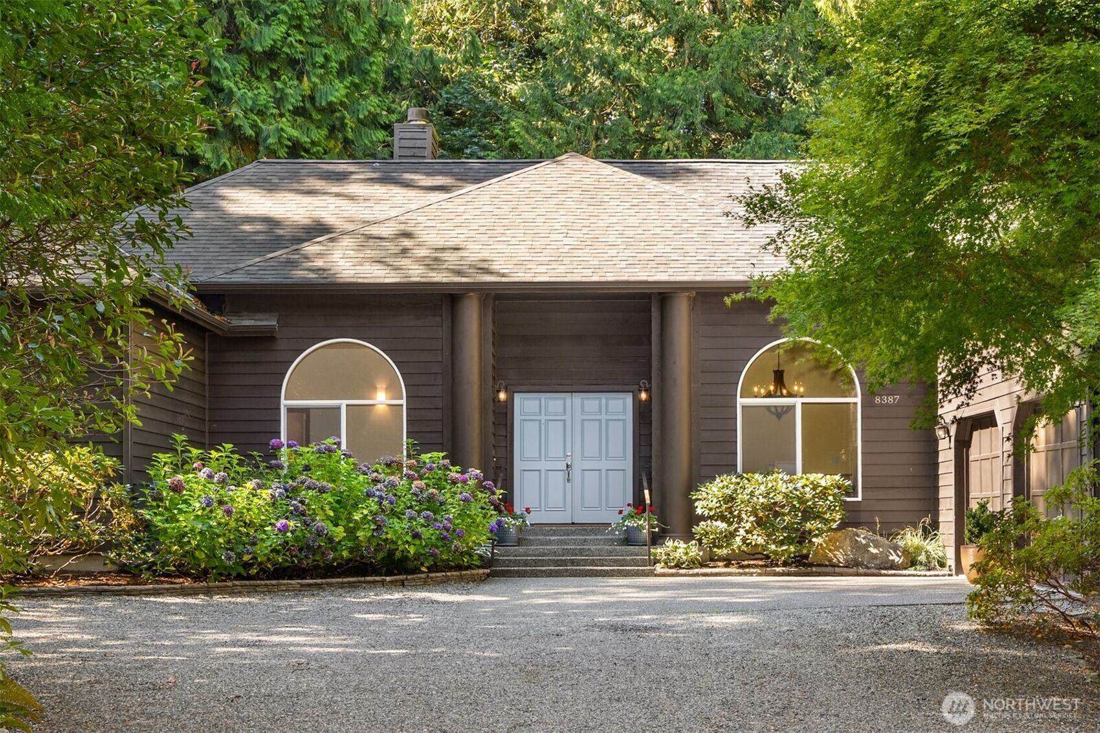 Property Photo: 8387 NE Sumanee Place WA 98110