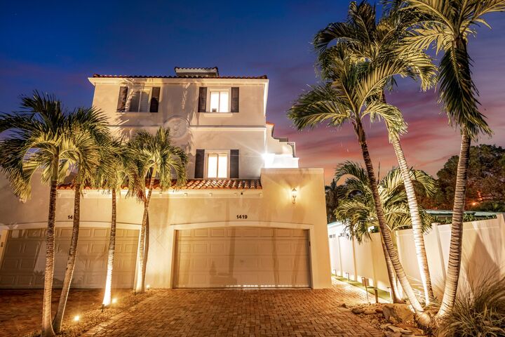 Property Photo: 1419 NE 4th Place FL 33301