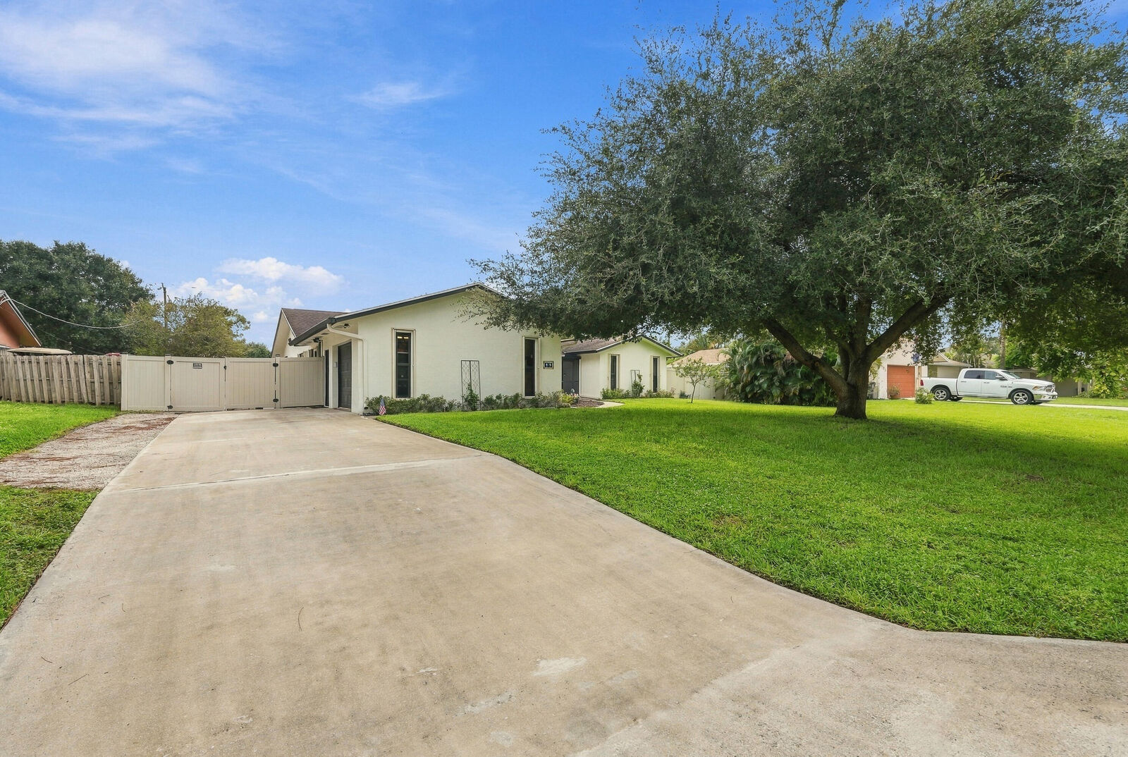 Property Photo:  99 Cuyahoga Road  FL 33467 