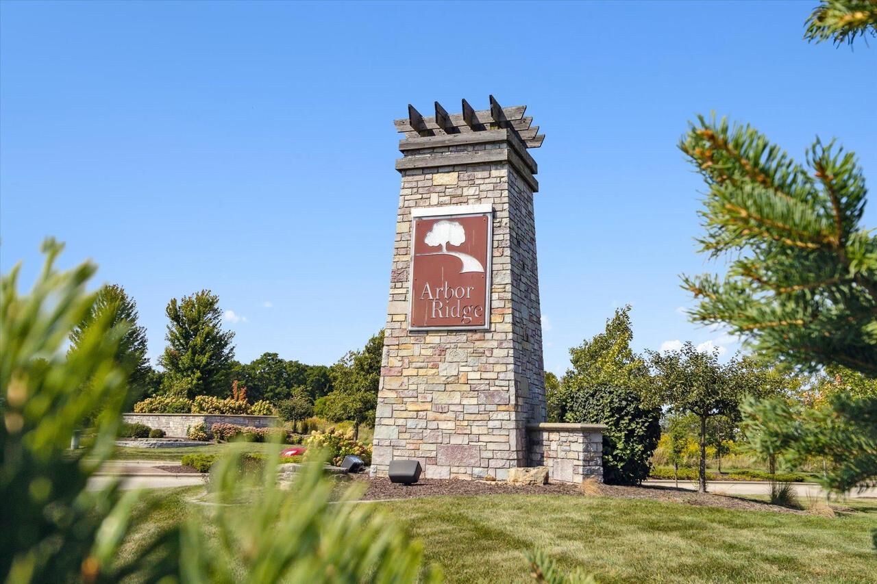 Property Photo:  2845 Oakridge Bend  WI 53548 