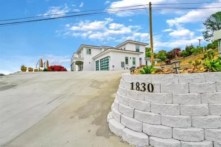 Property Photo: 1830 Vista Way CA 92019