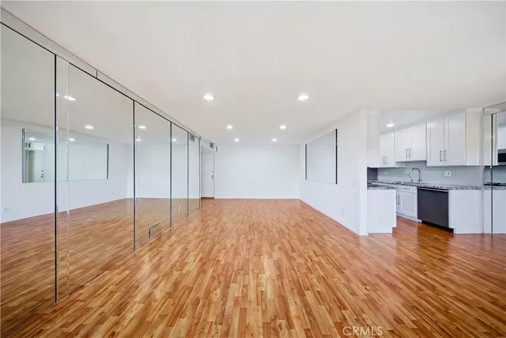 Property Photo: 5400 Lindley Avenue 101 CA 91316