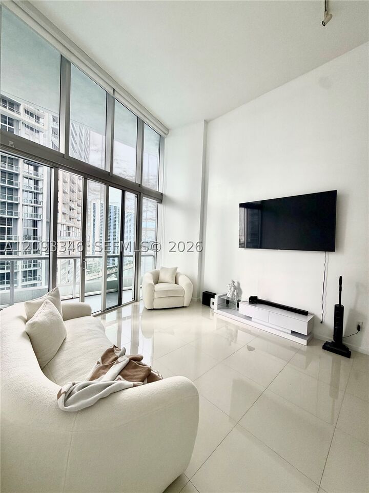 Property Photo: 495 Brickell Ave 2206 FL 33131