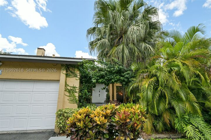 Property Photo: 11624 SW 135th Pl FL 33186