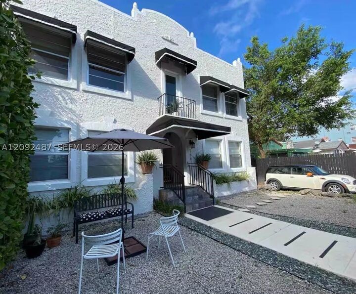 Property Photo:  1661 SW 13th St 3  FL 33145 