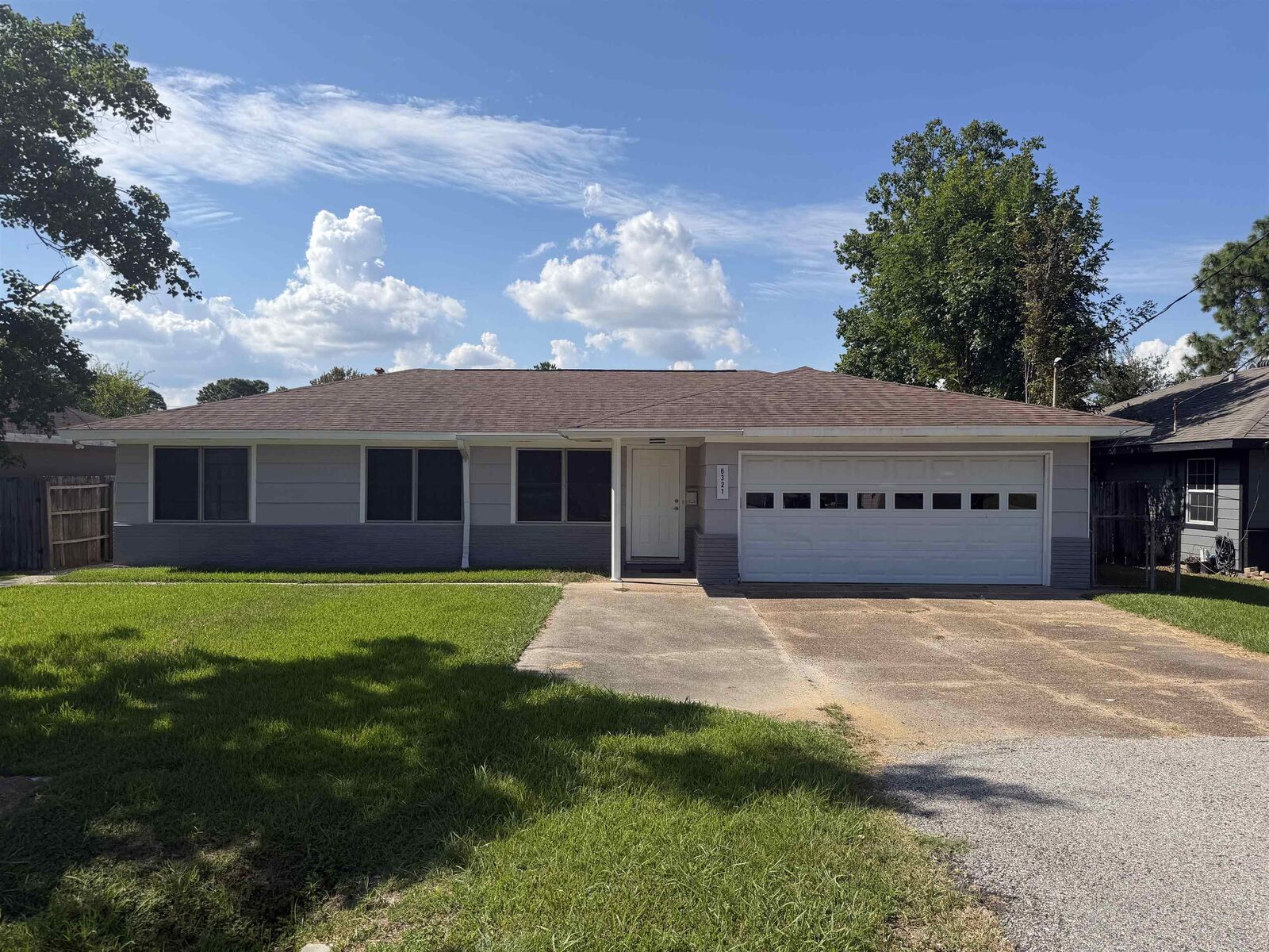 Property Photo:  6321 Dave St  TX 77619 