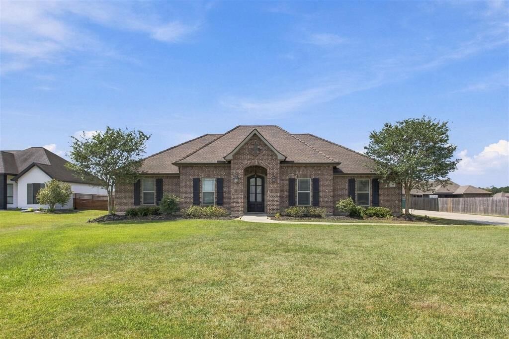Property Photo: 2321 Regena Drive LA 70611