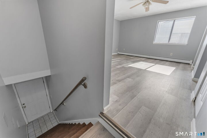 Property Photo:  5-7 Warner St Extension 7E  CT 06114 