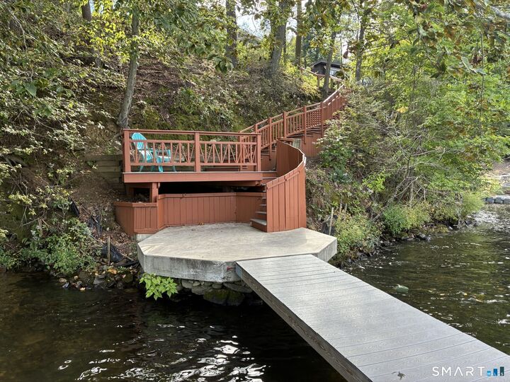 Property Photo:  11 Mohawk Trail  CT 06482 
