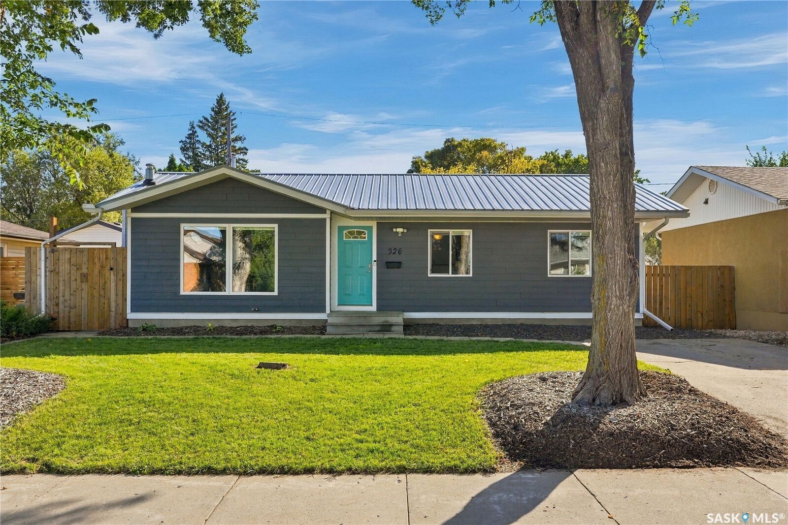 Property Photo: 326 Vancouver Avenue N SK S7L 3P6