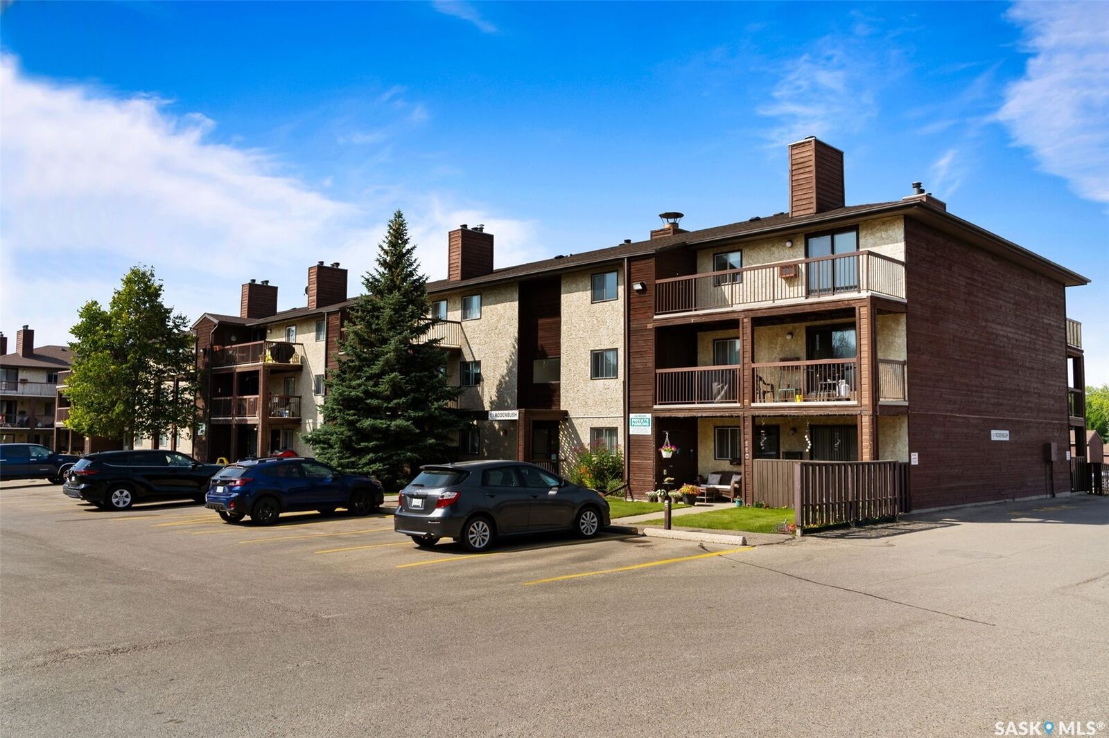 Property Photo:  31 Rodenbush Drive 202  SK S4R 8C7 