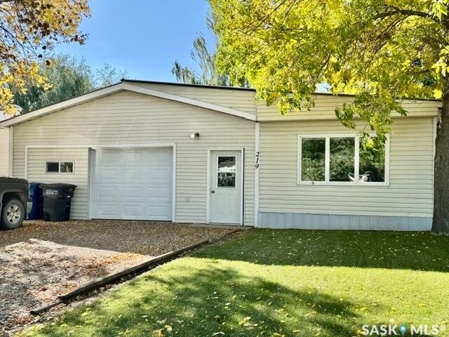 Property Photo: 219 13th Street SK S0K 2A0