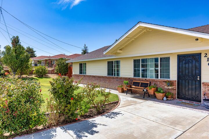 Property Photo:  21611 Westwood Boulevard  CA 93561 