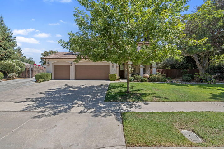 Property Photo: 3834 N University Street CA 93291
